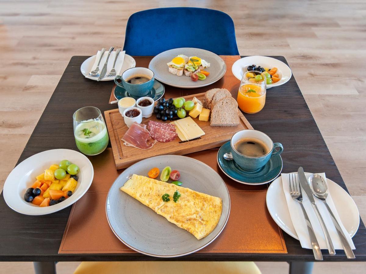 Glow Boutique Suites & Guesthouse Hermanus Bagian luar foto