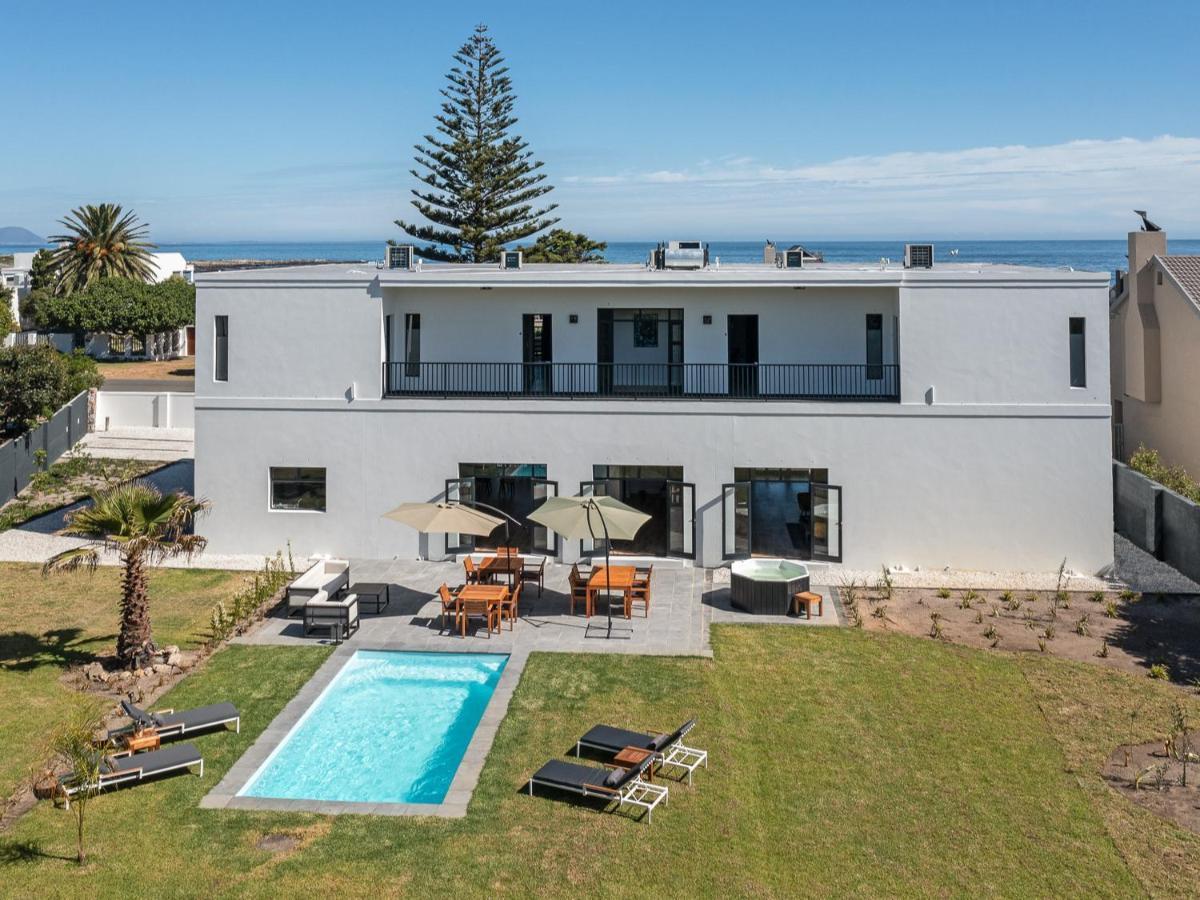 Glow Boutique Suites & Guesthouse Hermanus Bagian luar foto