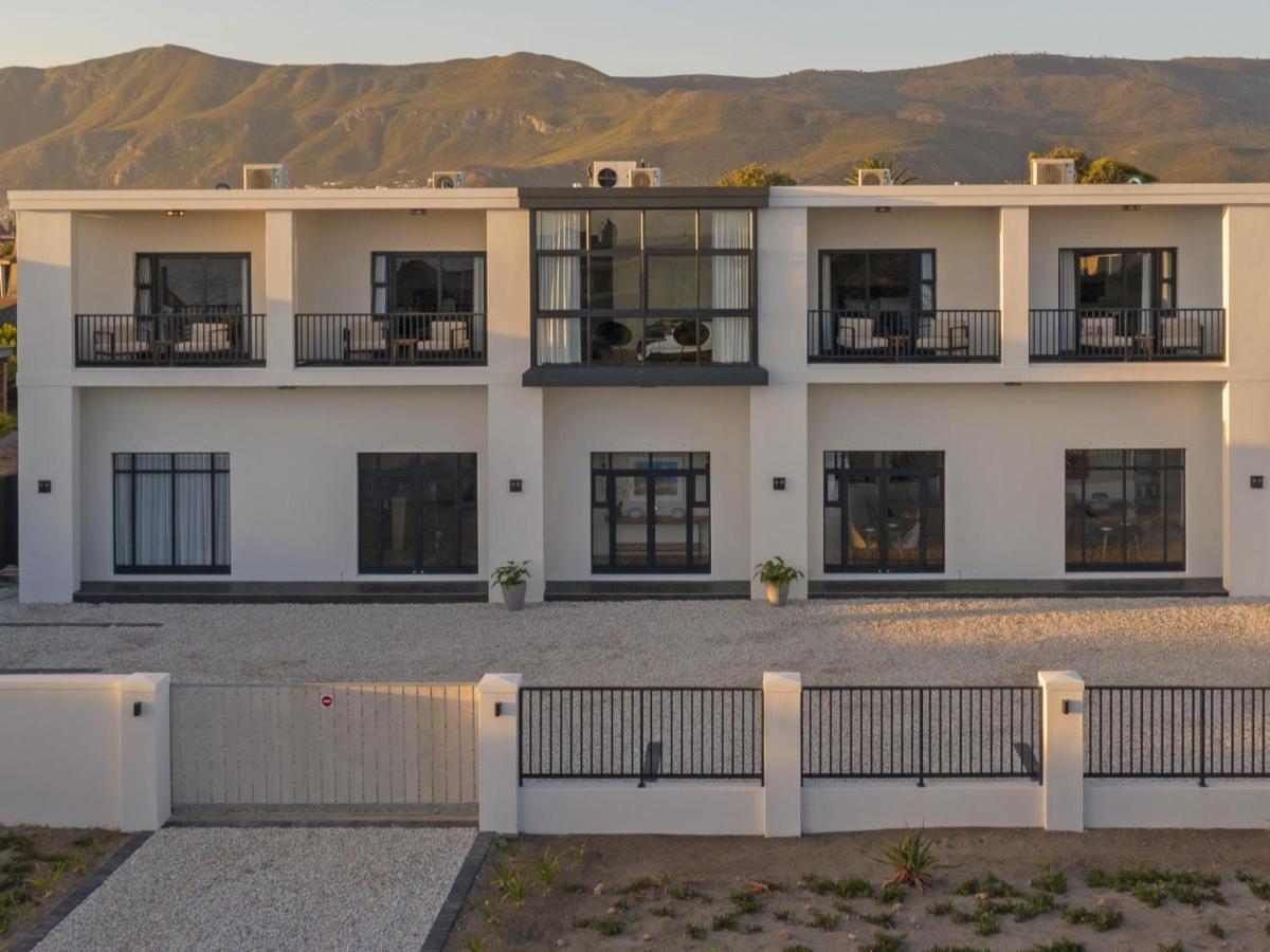 Glow Boutique Suites & Guesthouse Hermanus Bagian luar foto