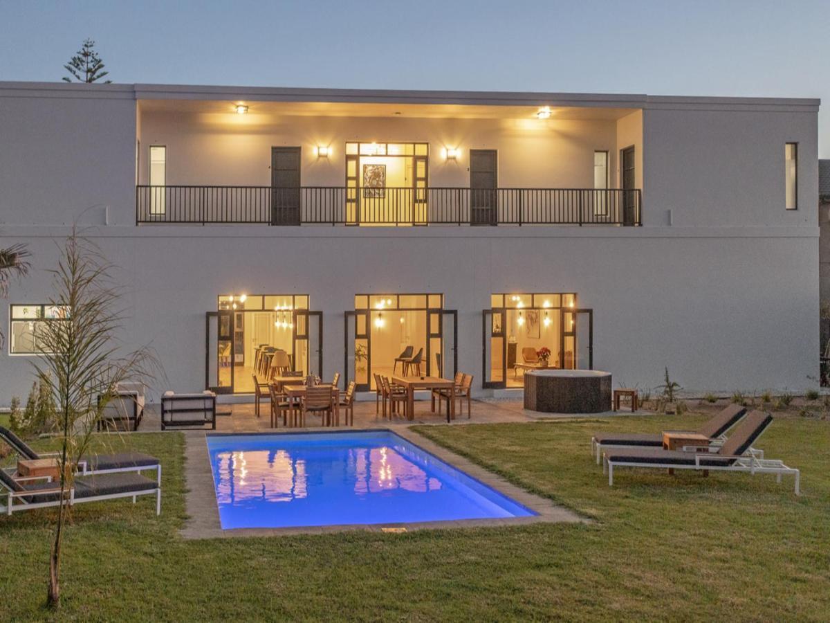 Glow Boutique Suites & Guesthouse Hermanus Bagian luar foto
