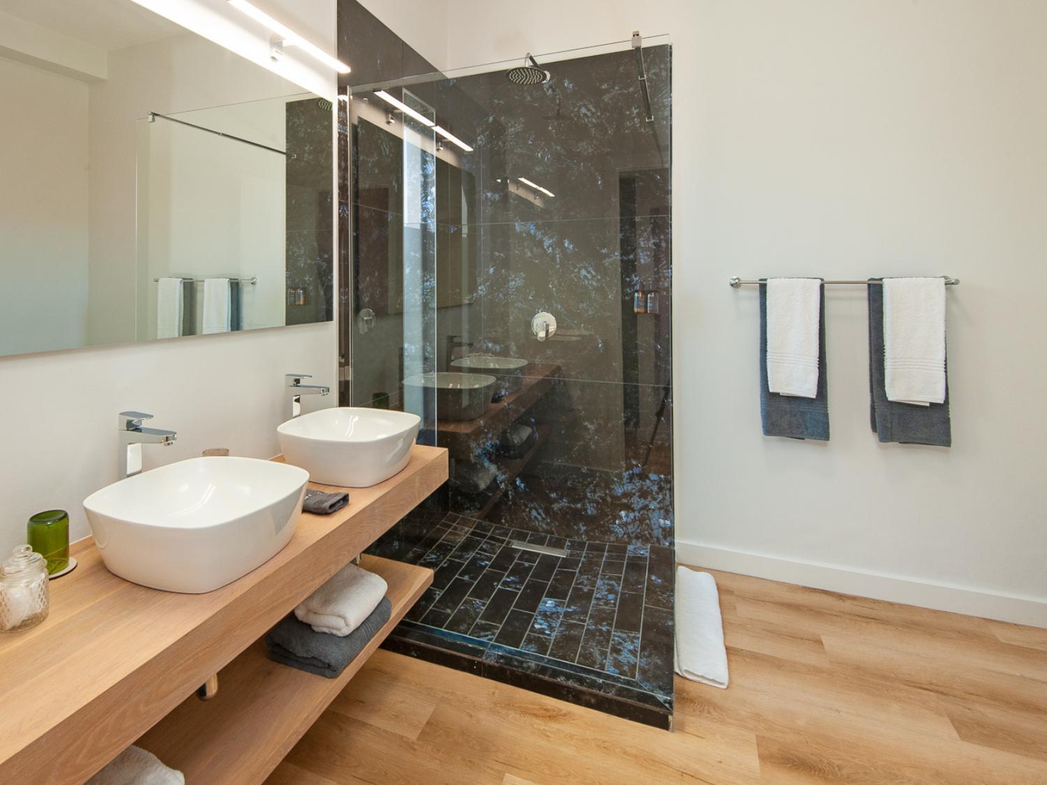 Glow Boutique Suites & Guesthouse Hermanus Ruang foto
